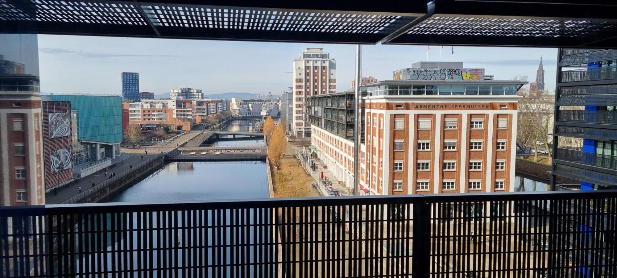 Bel Appartement Contemporain Avec Terrasse Climatisation Et Parking Payant En Option Страсбург Экстерьер фото